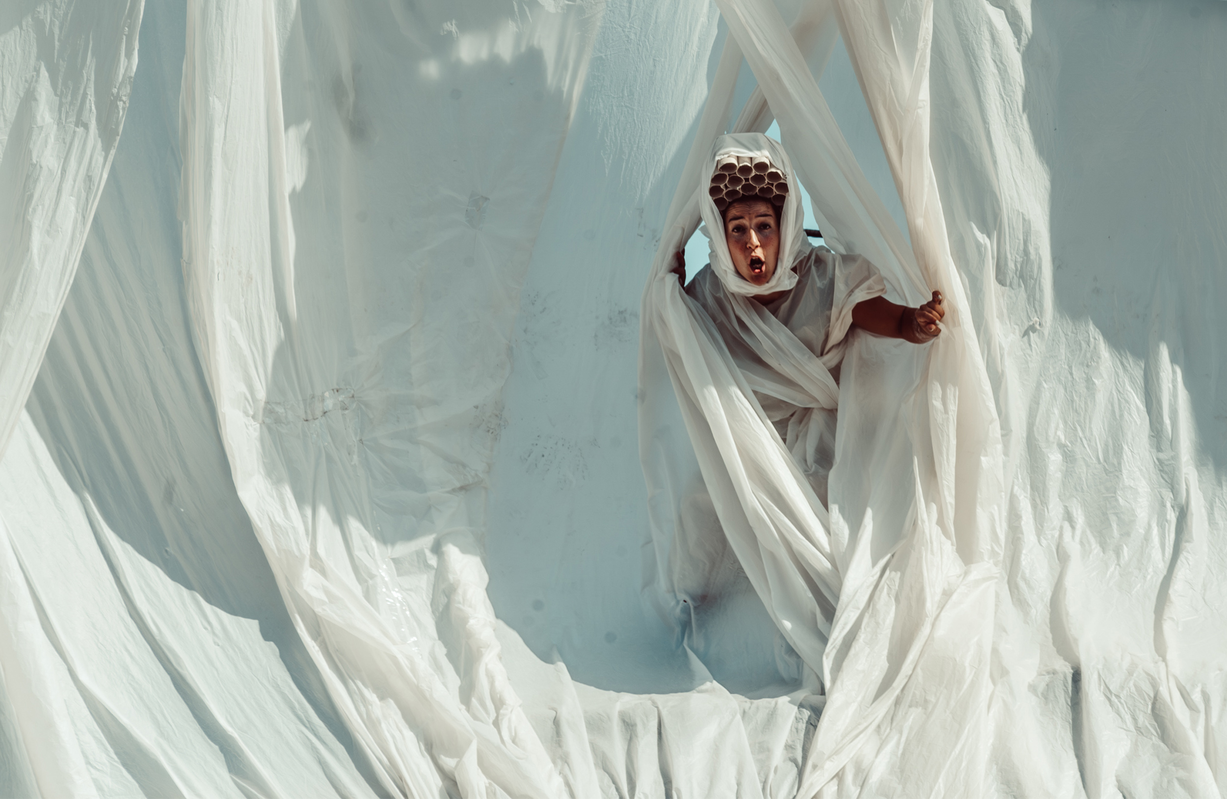 LS25_Bilder_HP_0015_Marcel_DrolesdeFemmes_c_Loïc_Nys_Masacrade_4